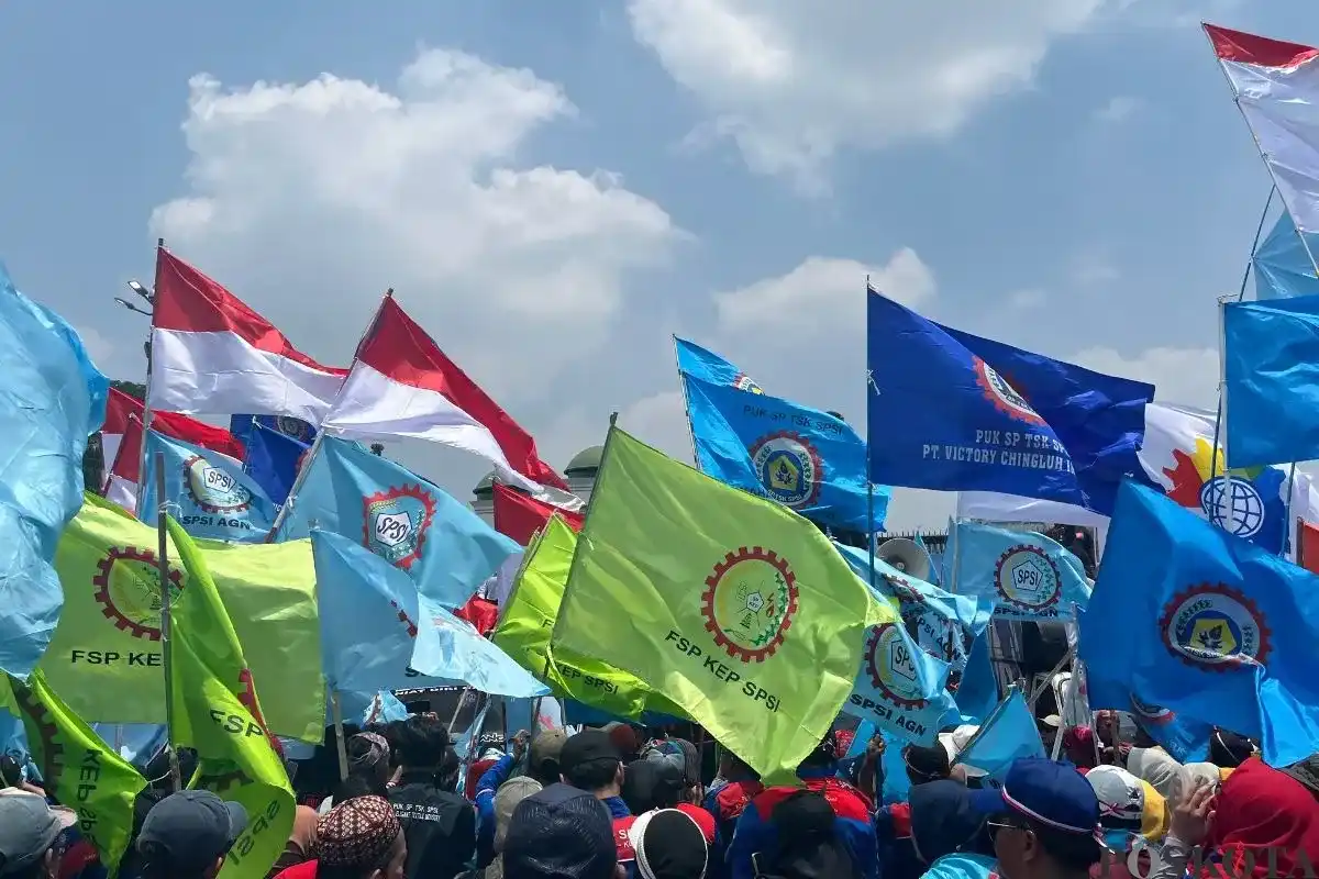 Aksi Buruh di Depan Gedung DPR: 11 Tuntutan Utama di Hari Demonstrasi