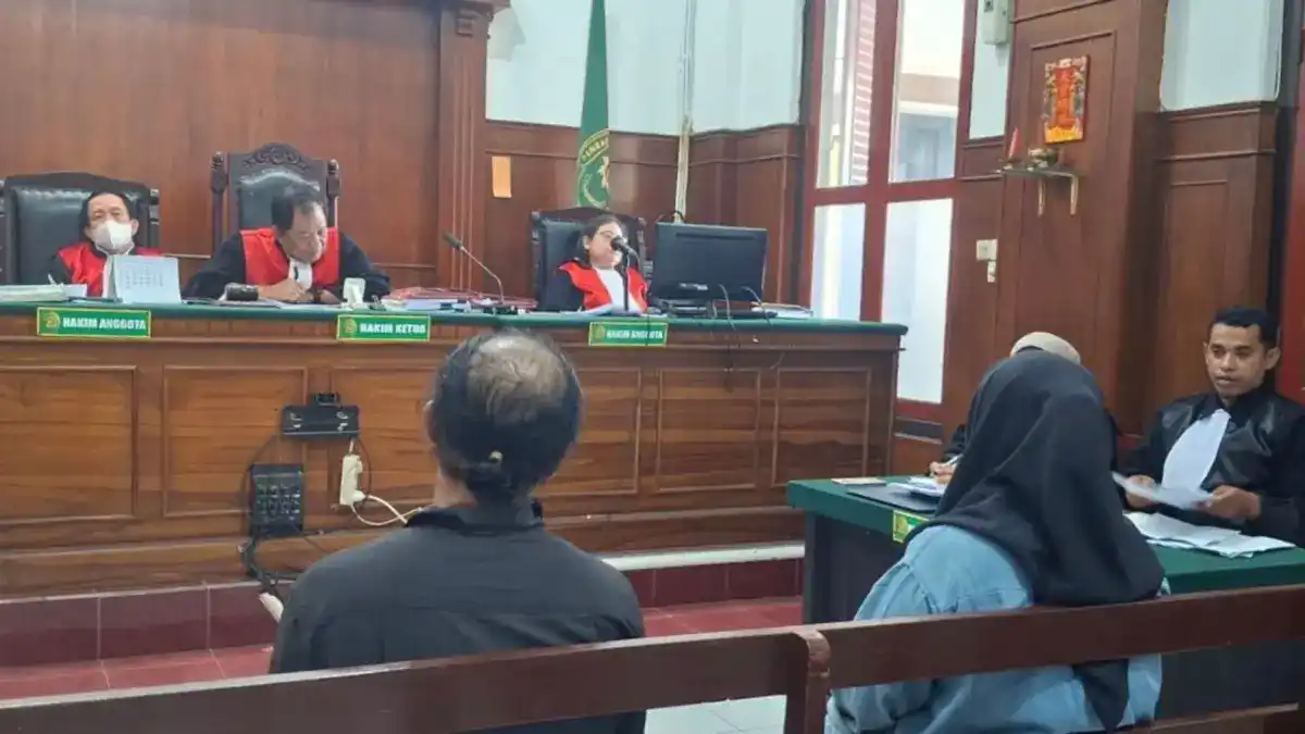 Keributan di Pasar Buah Surabaya: Saksi Menceritakan Peristiwa Penganiayaan Keributan di Pasar Buah Surabaya: Saksi Menceritakan Peristiwa Penganiayaan