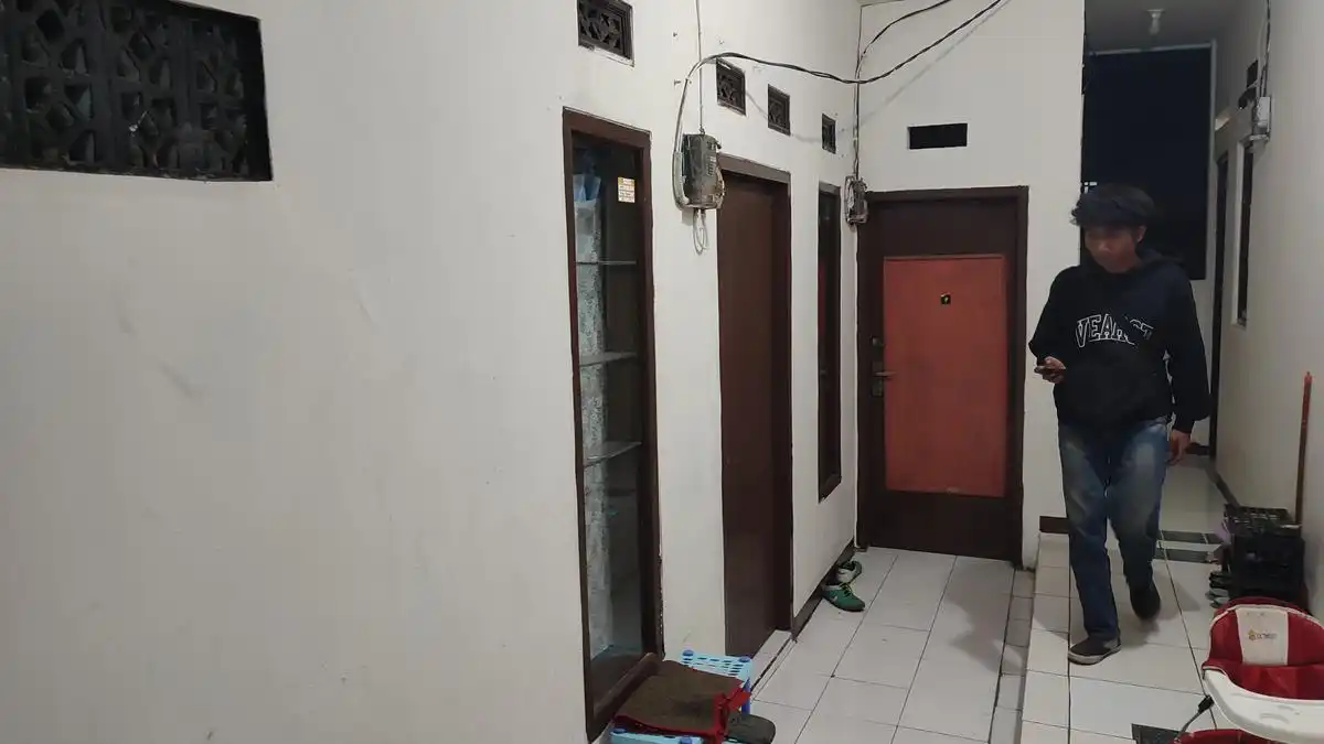 Penggeledahan Densus 88 di Rumah Kontrakan Antapani Tengah dan Barang yang Diamankan Penggeledahan Densus 88 di Rumah Kontrakan Antapani Tengah dan Barang yang Diamankan