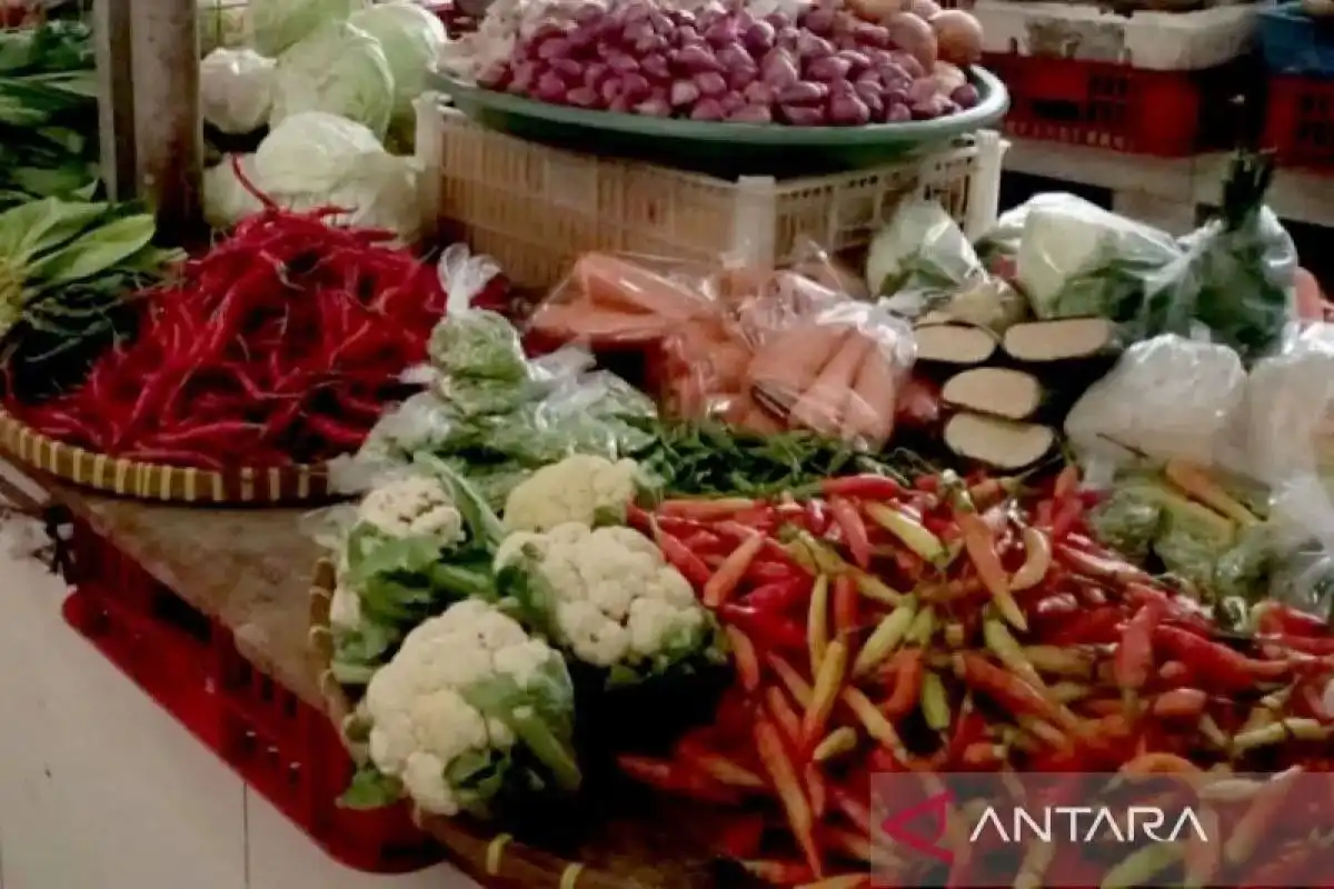 Harga Pangan Nasional Terbaru: Cabai Rawit Merah Tembus Rp103.250 per Kilogram