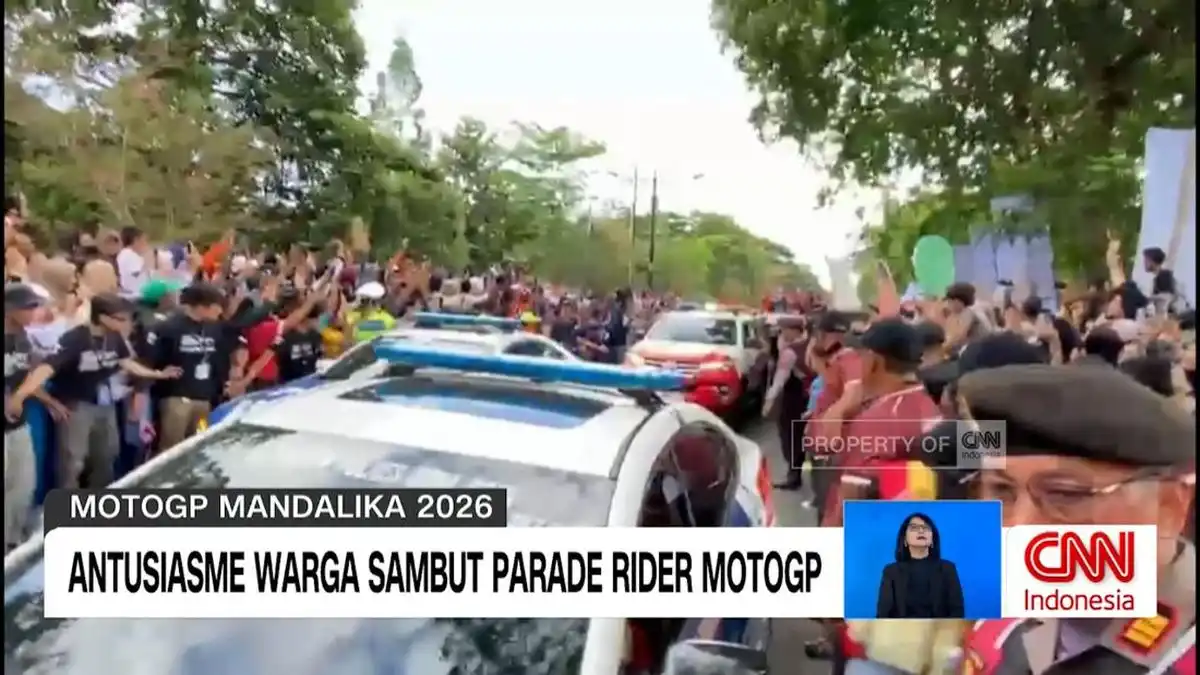Parade Rider MotoGP Mandalika Meriahkan Kota Mataram Menjelang Balapan