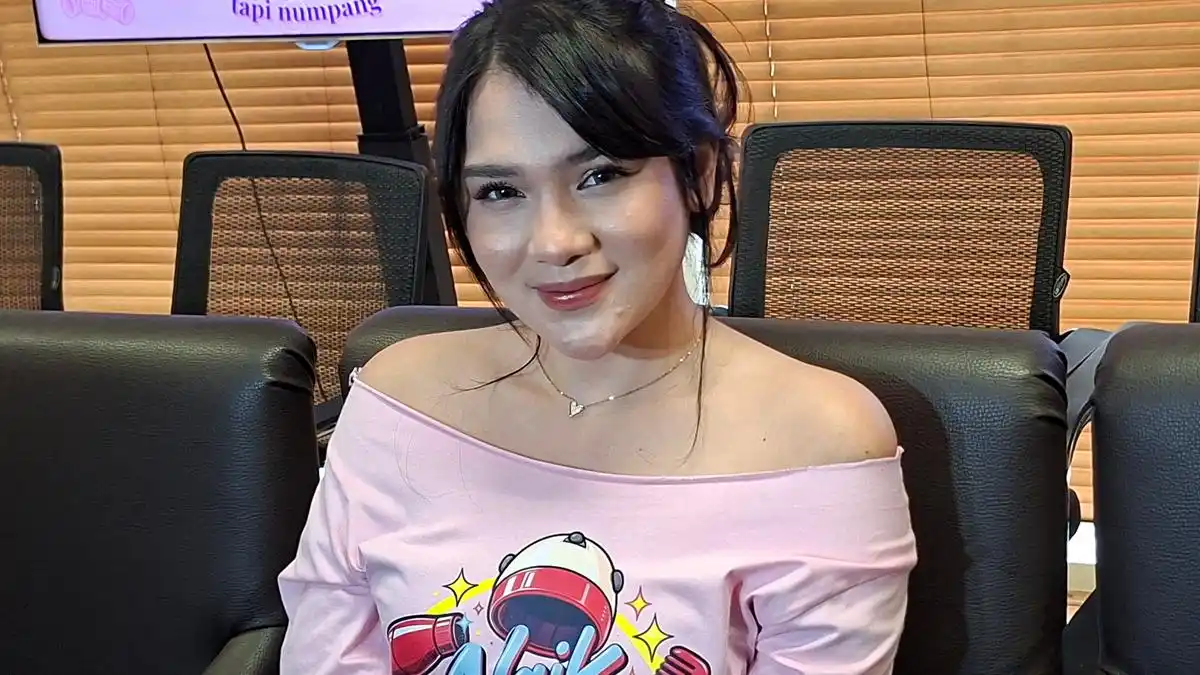 Davina Karamoy Tampilkan Logat Betawi sebagai Hairstylist dalam Film Naik Level Davina Karamoy Tampilkan Logat Betawi sebagai Hairstylist dalam Film Naik Level