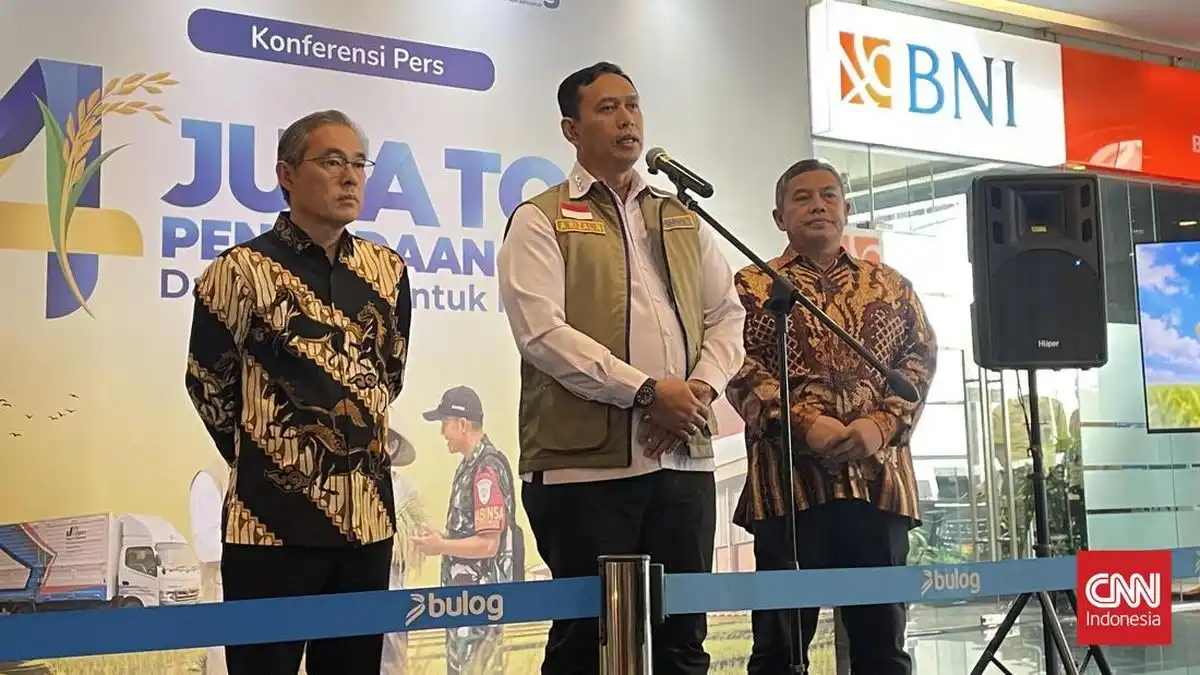 Bulog Siapkan 300 Ribu Ton Beras Premium untuk Menahan Kenaikan Harga