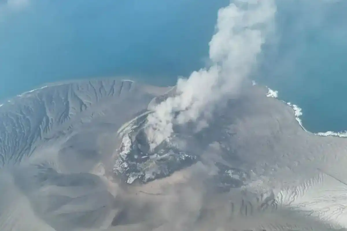 Erupsi Anak Krakatau Terdeteksi di Selat Sunda, Abu Vulkanik Membubung 250 Meter