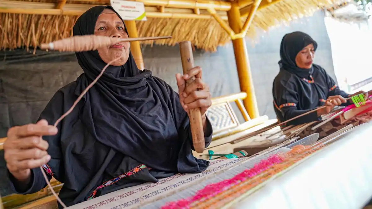 Galeri Mina Tenun di Sukarara Tingkatkan Pendapatan Penenun hingga Rp750 Ribu per Kain