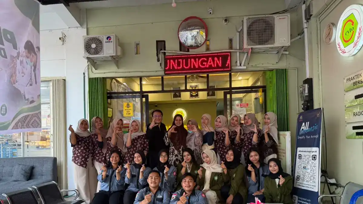 Klinik Utama Cyto Layani Hampir 200 Pasien dalam Pengobatan Gratis Klinik Utama Cyto Layani Hampir 200 Pasien dalam Pengobatan Gratis