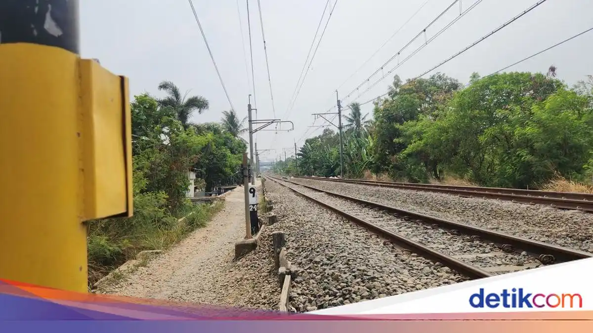 Korban ditemukan tewas dengan polisi telentang di atas rel