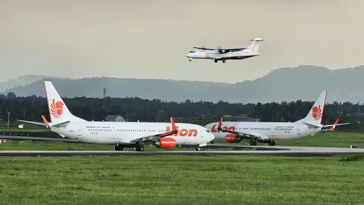 Dampak Karhutla Ganggu Operasional Bandara Sultan Hasanuddin, Tujuh Penerbangan Batal Dampak Karhutla Ganggu Operasional Bandara Sultan Hasanuddin, Tujuh Penerbangan Batal