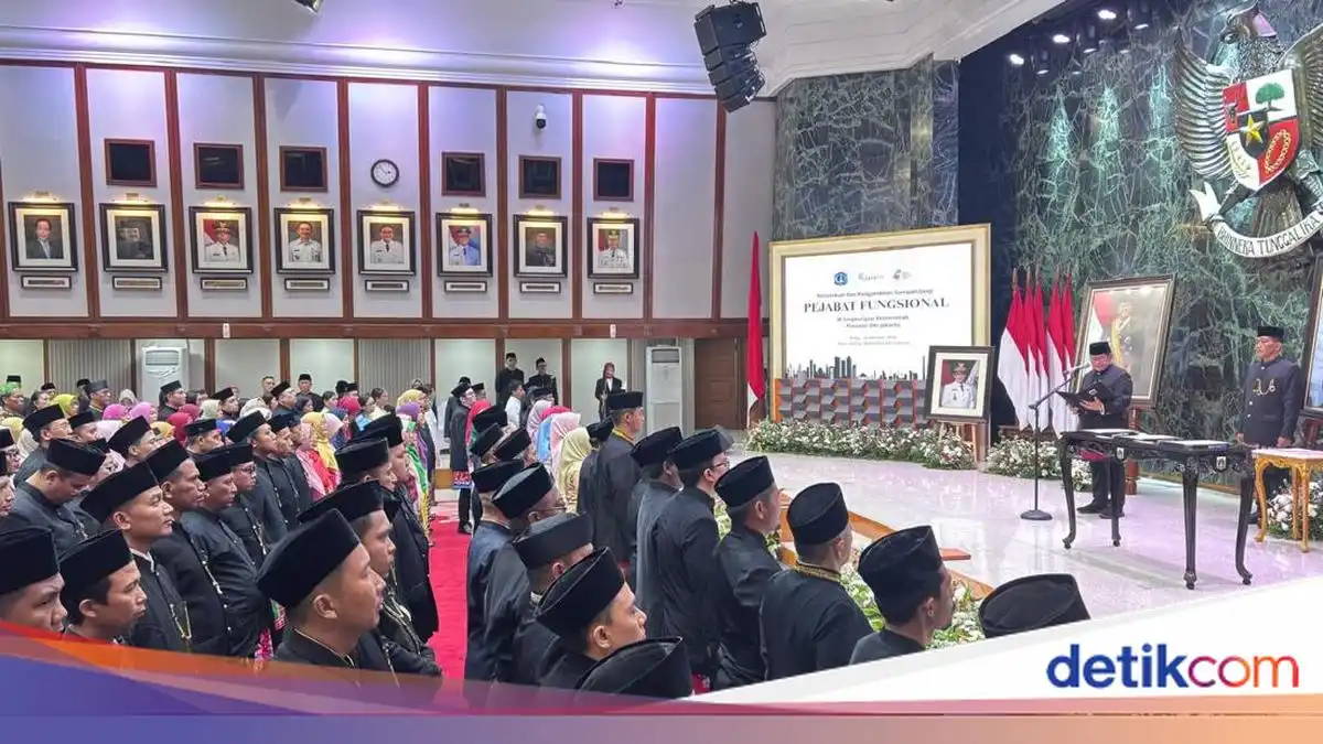 Pramono Anung Lantik 368 Pejabat Fungsional, Mayoritas Guru