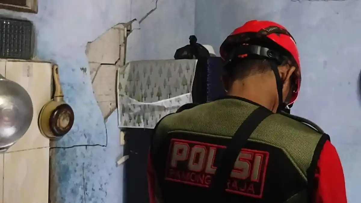 Gempa Bermagnitudo 4,1 di Bogor: Kerusakan Rumah, Pengungsian, dan Penjelasan BMKG Gempa Bermagnitudo 4,1 di Bogor: Kerusakan Rumah, Pengungsian, dan Penjelasan BMKG