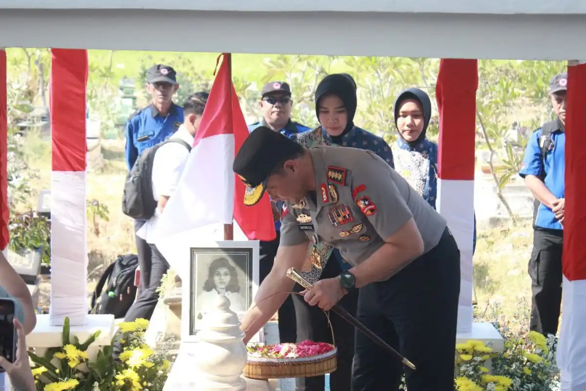 Ziarah Kapolri ke Makam Marsinah, Mengenang Perjuangan Hak Pekerja