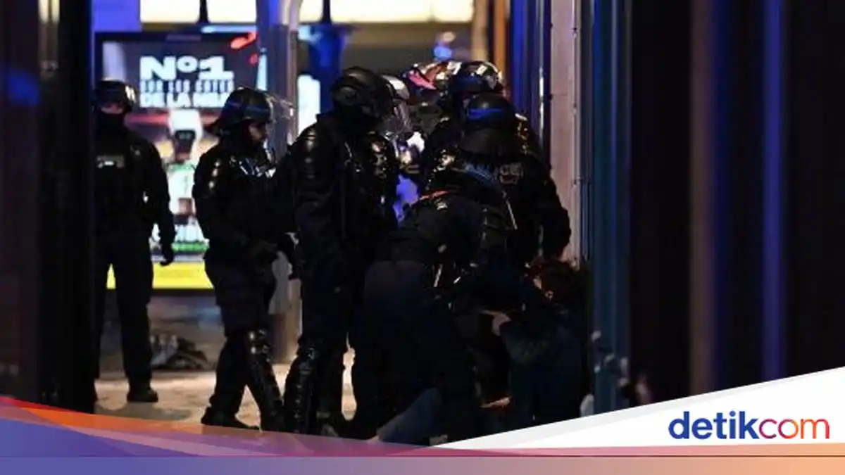 Kerusuhan dalam Demo Biaya Hidup di Prancis: 1.200 Ditangkap, 150 Polisi Terluka