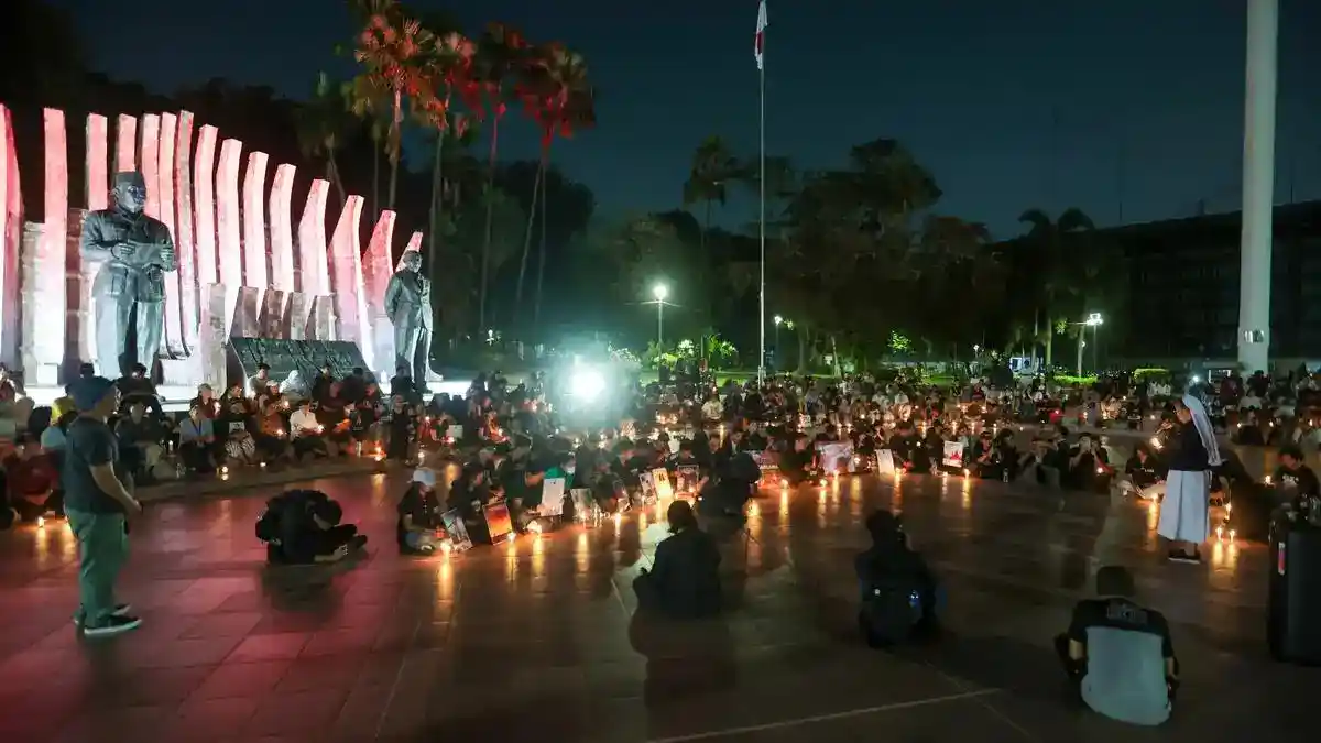 Doa Bersama di Tugu Proklamasi Serukan Kepedulian terhadap Korban Karhutla