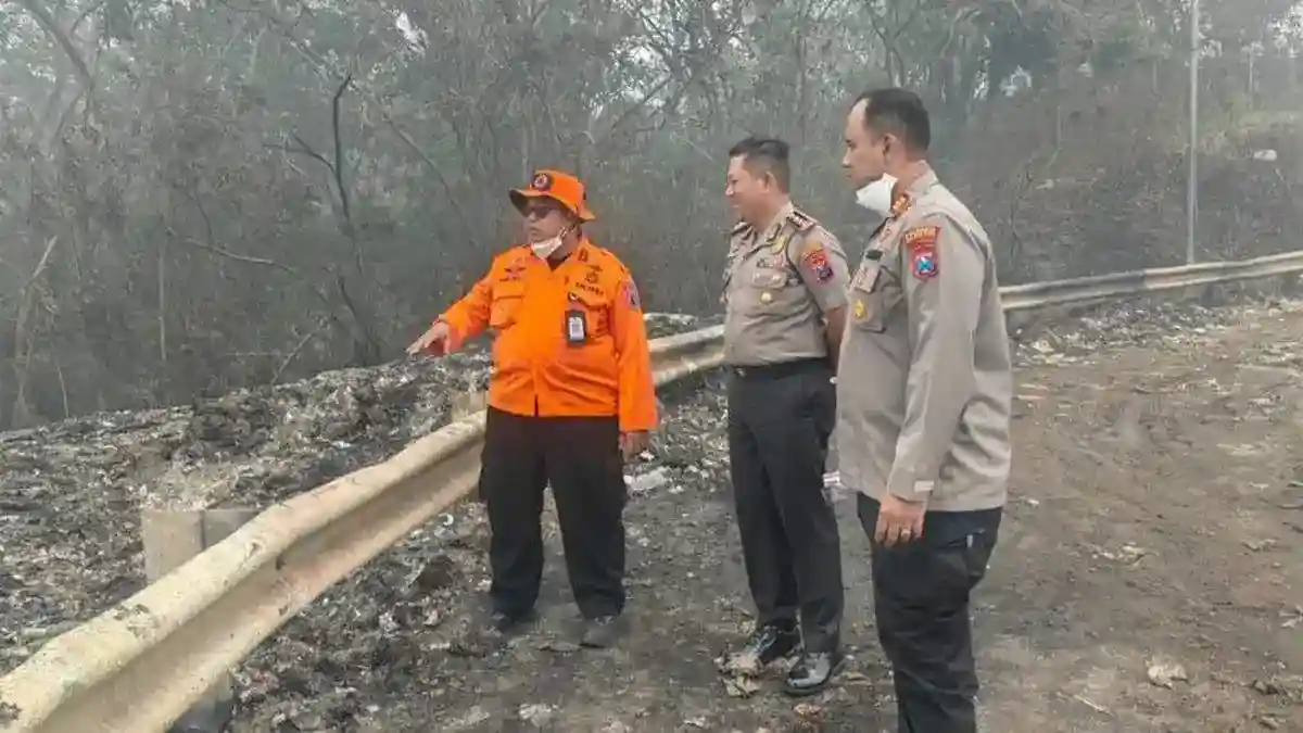 Lima Hari Terbakar, Bara di TPA Supit Urang Masih Ditangani